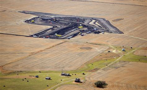 Tesoro Logistics restarts pipeline shut down by oil spill - Grand Forks ...