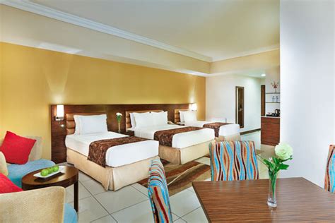 Deluxe Triple Room Gateway Hotel A Luxury Hotel In Dubaigateway