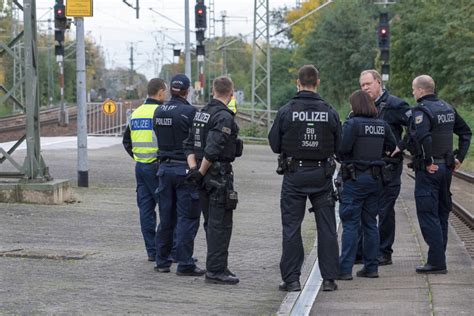 Werder Bewaffneter Mann löst Großeinsatz aus