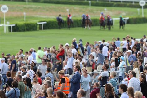 Jahre Deutscher Galopp Vom Bis August In Berlin Und