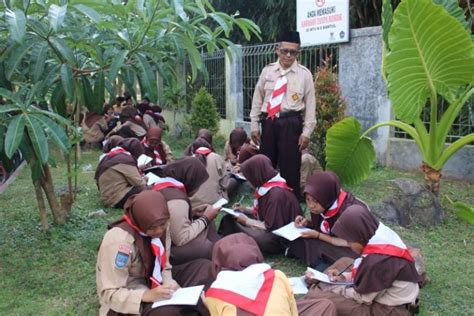 Siswa Mtsn 8 Bantul Semangat Ikuti Kegiatan Ekstra Kurikuler Pramuka