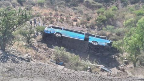 Tragedia en San Luis Potosí Autobús con migrantes cae a barranco hay