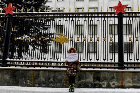 Mujeres Rusas Reclaman Ante El Kremlin Que Sus Esposos Vuelvan Del Frente