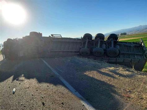 Son dakika haber TIR devrildi 1 yaralı Haberler