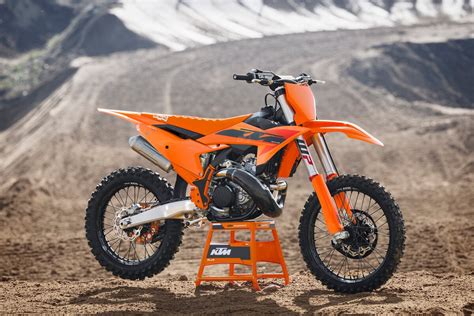 Motorrad Vergleich KTM 300 SX 2023 Vs KTM 300 SX 2025