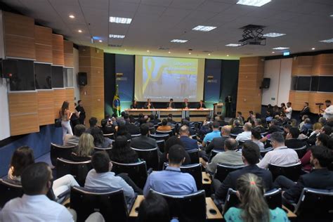 No Maio Amarelo Governo Federal Lan A Cadastro Positivo Para