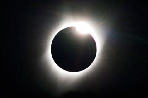 Eclipse mais longo do século poderá ser visto na próxima sexta feira