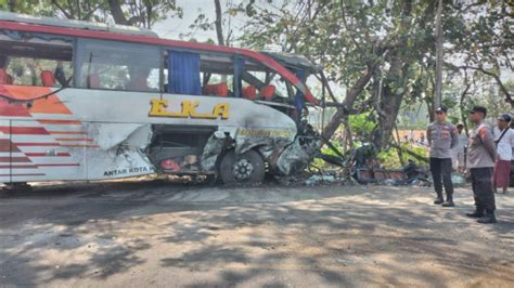 Dugaan Awal Penyebab Adu Banteng Bus Sugeng Rahayu Dengan Eka