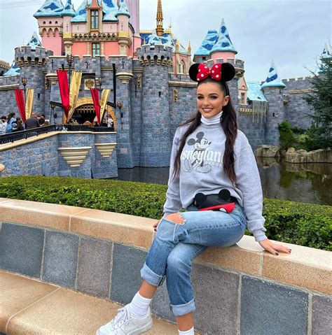 Hot Brunette With Castle R HotGirlsAtDisneyland