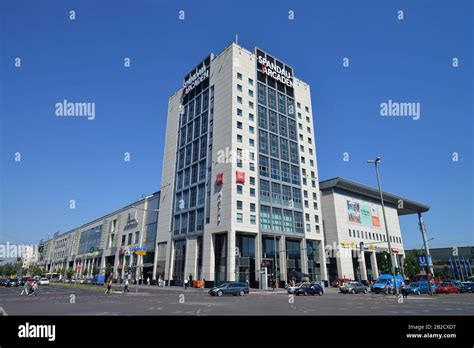 Spandau-Arcaden, Klosterstrasse, Spandau, Berlin, Deutschland Stock Photo - Alamy