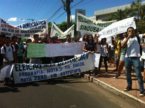 G1 Estudantes E Professores Da Uea Protestam Na Sede Do Governo Do Am