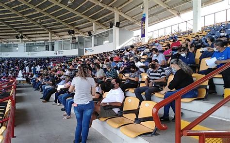 Gran afluencia en Estadio de Béisbol por vacuna anticovid Chihuahua