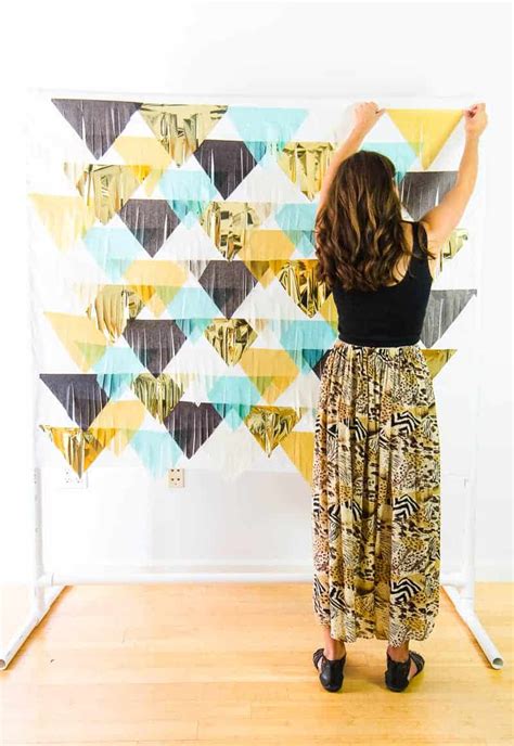 20 DIY Photo Backdrop Ideas for Taking Creative Photos