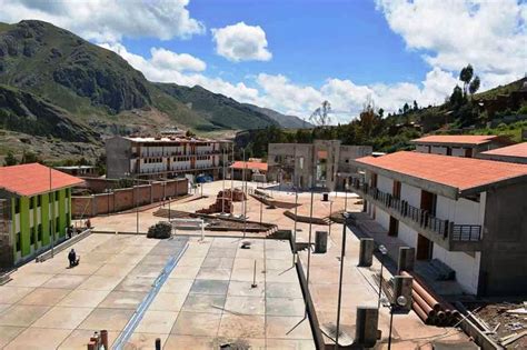 Gobierno Regional de Huancavelica Construcción de infraestructura en