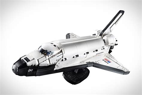 LEGO NASA Space Shuttle Discovery