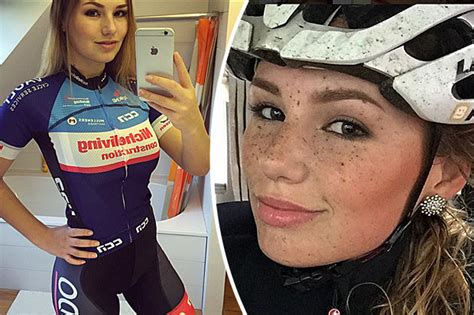 Puck Moonen Sexy Selfies Gets Pulses Racing On Instagram Daily Star