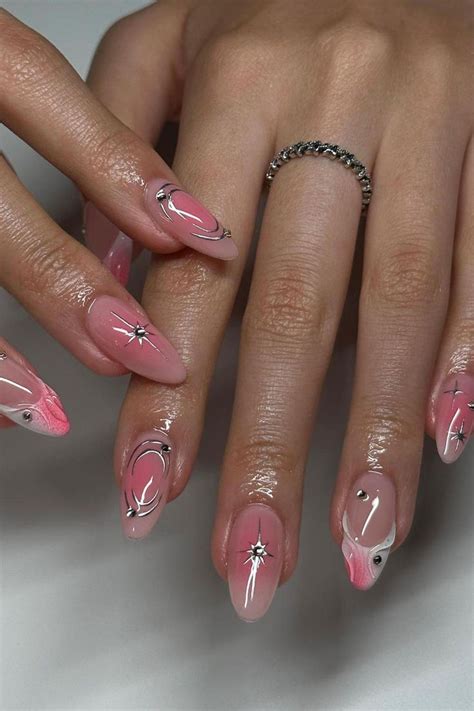 Stunning Aura Nails For A Trendy Manicure In Silver And Pink