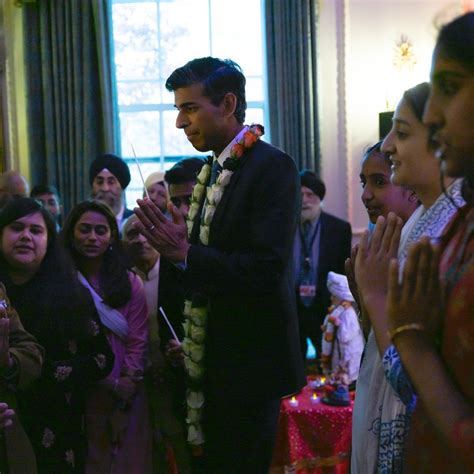 Rishi Sunak The Uks First Hindu Prime Minister Celebrates Diwali At