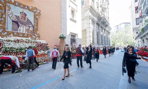 Procesi N C Vica De Ofrenda De Flores En Honor A San Vicente Ferrer