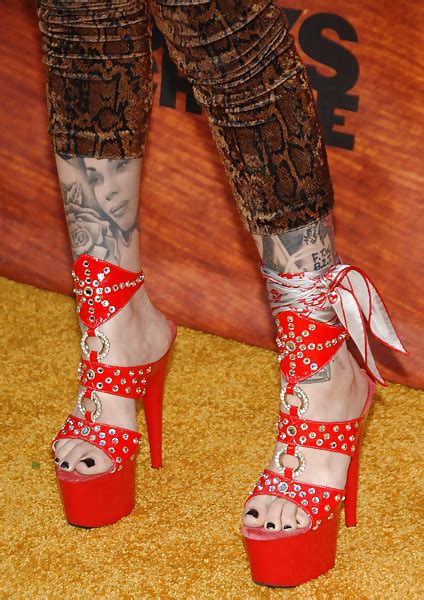 Kat Von D Legs And Feet Porn Pictures Xxx Photos Sex Images 457043 Pictoa