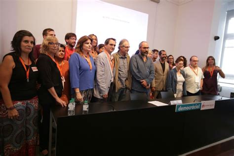 La Comunitat Educativa S Organitza Per Obrir Els Collegis Del