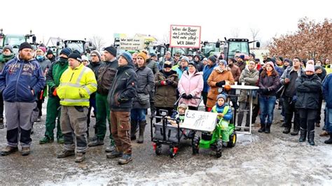 Landwirte Protestieren Mit Traktoren Geht Es Nach Erdmannsweiler