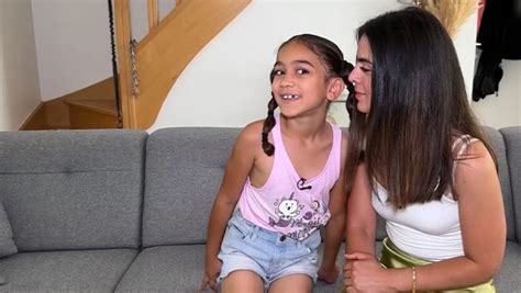 Lana âgée de 7 ans a sauvé sa mère en appelant les pompiers Je