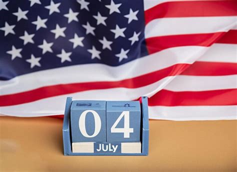 Calendario De Madera De Julio Con Una Bandera Americana Generativa Ai