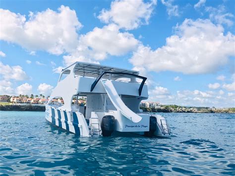 private party boat  sosua catamaran  slider wannaboats