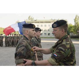 Imagesd Fense Le Colonel Lammers Remet L Cusson De L Otan Au