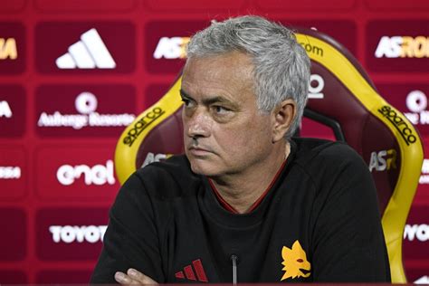 Mourinho Calendario Roma Nel Calcio C Gente Arrivata Con Il