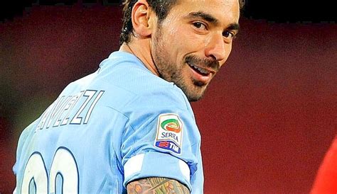 Lavezzi Accoltellato L Ex Del Napoli Ricoverato In Ospedale