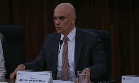 Alexandre De Moraes Solta Filipe Martins Ex Assessor De Bolsonaro