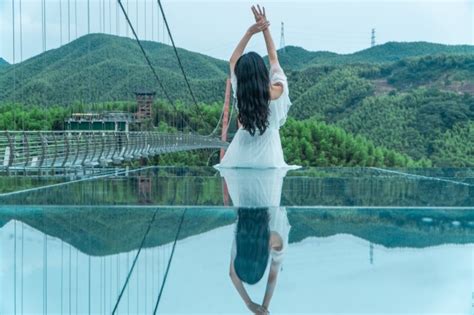 这里是《卧虎藏龙》的拍摄地，被称为西湖边最美的竹海，中国大竹海腾讯新闻