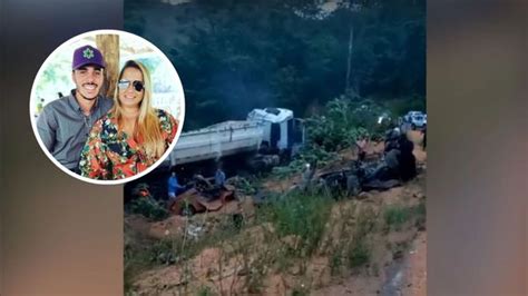 A Gazeta Carreta Perde O Freio Atinge Carros E Mata Casal Em Rodovia