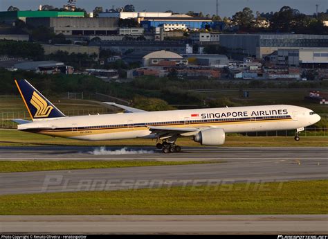 V Sws Singapore Airlines Boeing Er Photo By Renato Oliveira