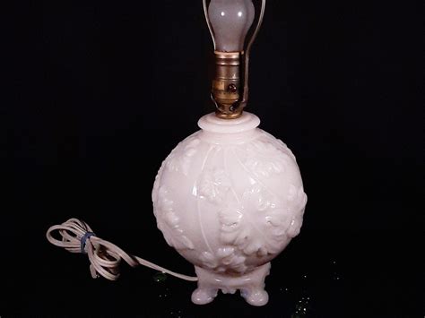 Art Deco Aladdin Alacite Milk Glass Lamp