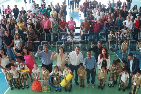 Entrega Tlajomulco material didáctico a 31 escuelas