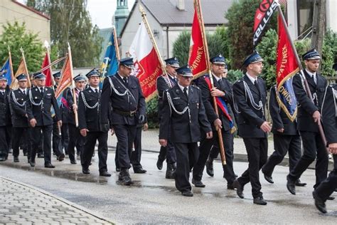 140 lecie Ochotniczej Straży Pożarnej w Pińczowie Przemarsz ulicami