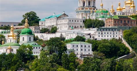 Хочете подорожувати Україною? Почніть із Києва!