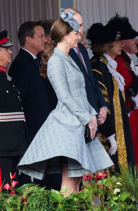 Kate Middleton Disgusted By Queen Elizabeths Double Standards After