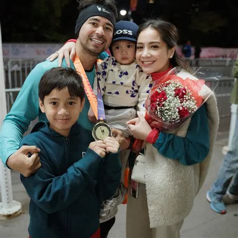 Raffi Ahmad Kabarkan Cipung Sakit Hingga Muntah Muntah Rafathar Ikut