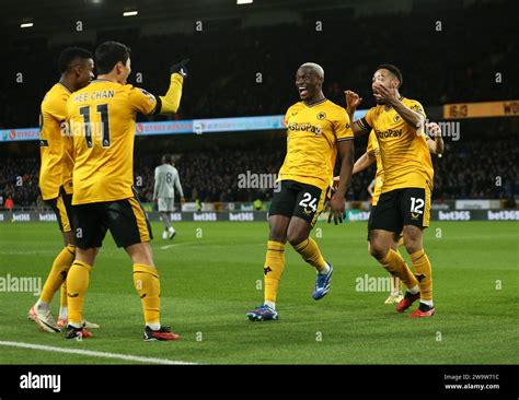 Wolverhampton Wanderers' Matheus Cunha (right) celebrates scoring their ...