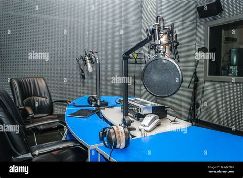 Microphone in a radio studio Stock Photo - Alamy