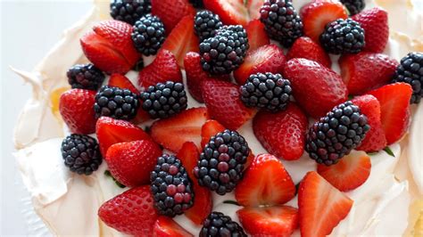 Strawberry Blackberry Pavlova Recipe Helena Recipes