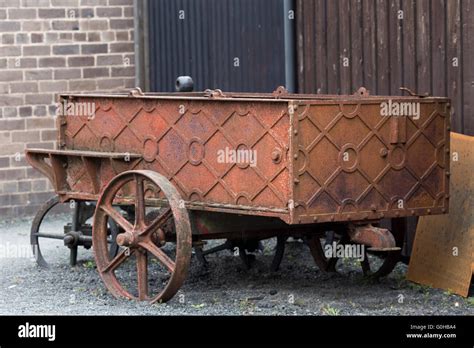 Coal Cart Hi Res Stock Photography And Images Alamy