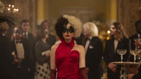 Cruella Review: Disney Movie Is Stylish, But Falls Flat