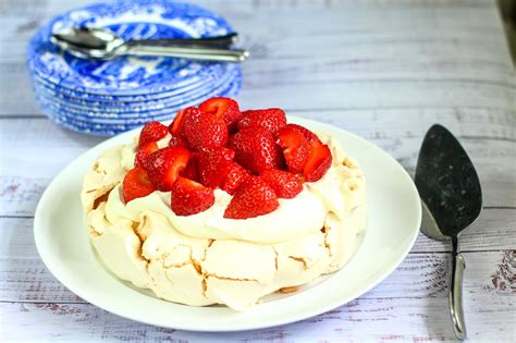 Easy Strawberry Pavlova Apply To Face Blog