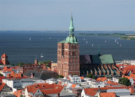 Die Welt: Немецкий город Штральзунд предложили для переговоров России и ...