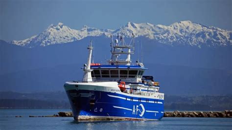 Nueve Personas Murieron Tras El Hundimiento De Un Barco Pesquero Cerca